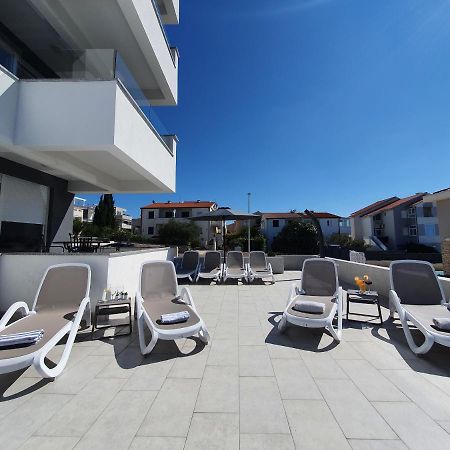 Seahorse Luxury Apartment With Pool And Sea View 诺瓦利娅 外观 照片