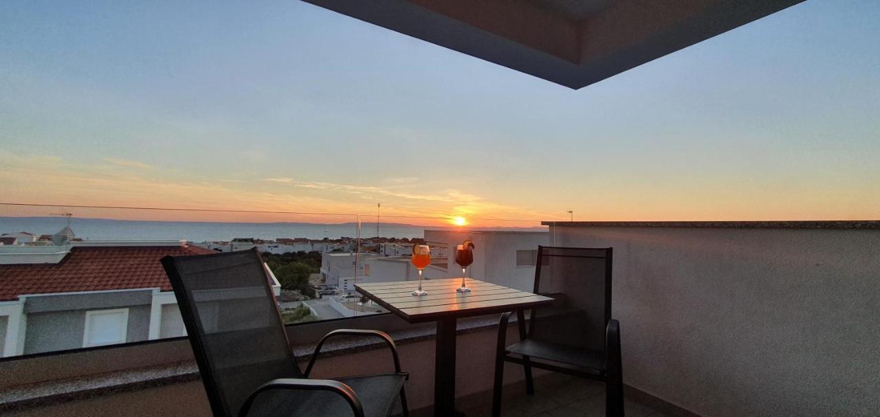 Seahorse Luxury Apartment With Pool And Sea View 诺瓦利娅 外观 照片