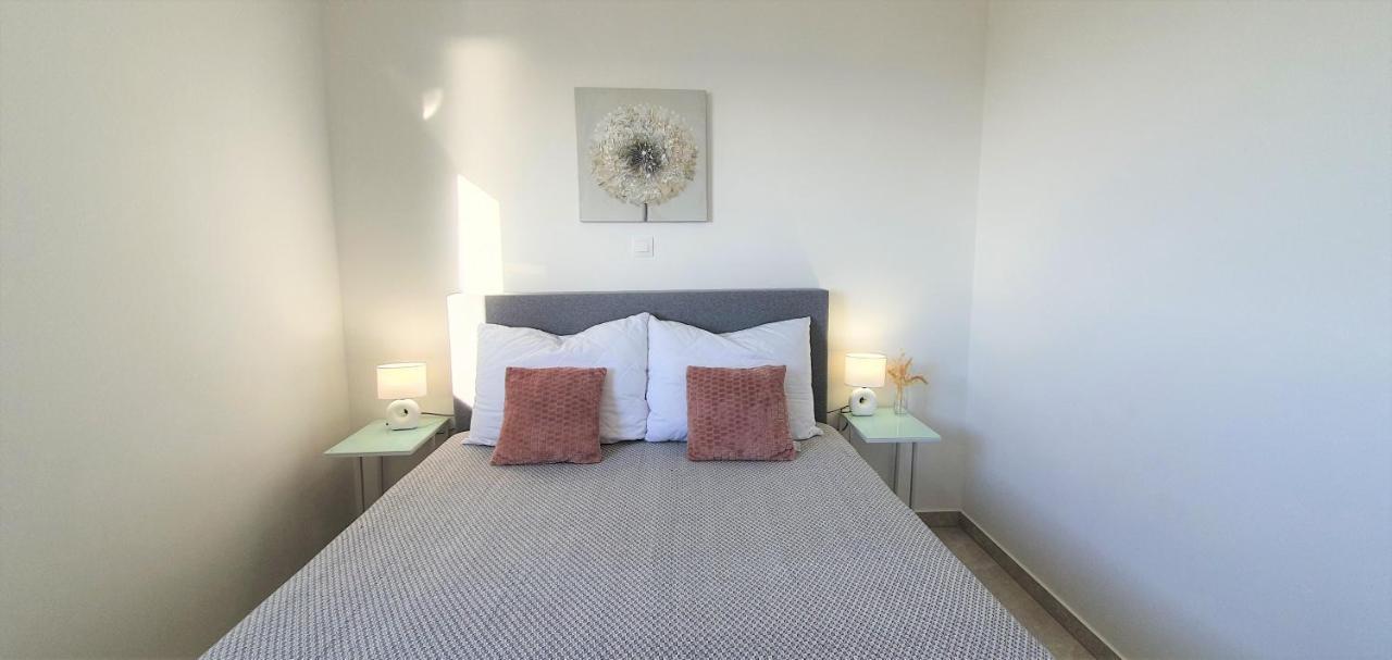 Seahorse Luxury Apartment With Pool And Sea View 诺瓦利娅 外观 照片