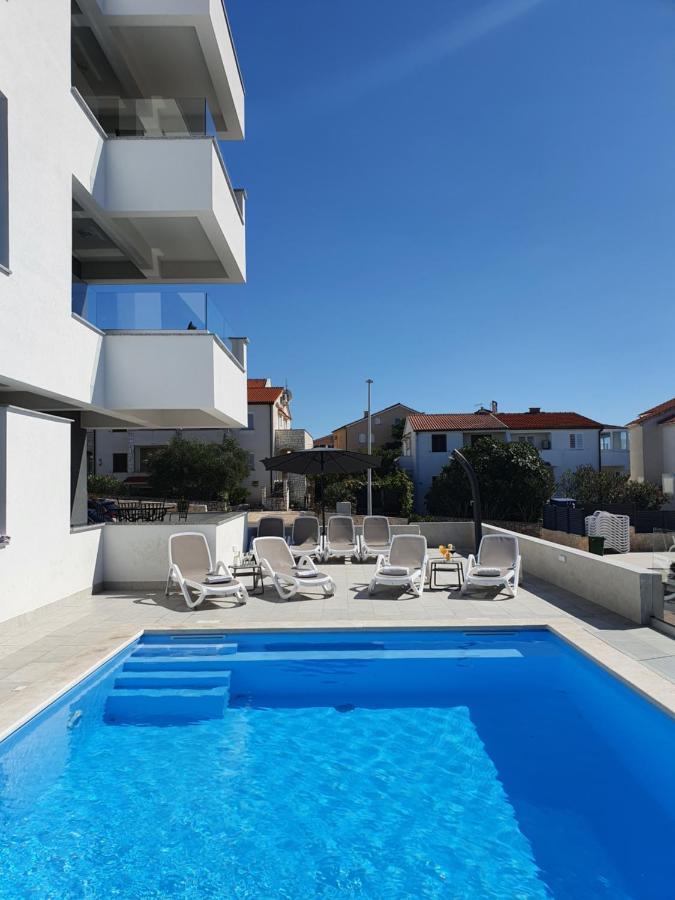 Seahorse Luxury Apartment With Pool And Sea View 诺瓦利娅 外观 照片