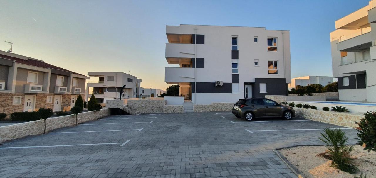 Seahorse Luxury Apartment With Pool And Sea View 诺瓦利娅 外观 照片